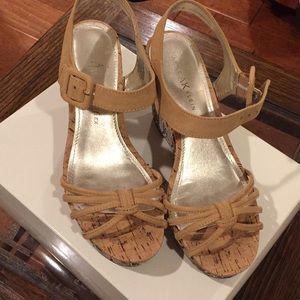Anne Klein tan wedges